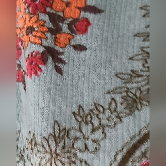 Free People long sleeve ribbed print/floral tee. - Picture 5 of 8